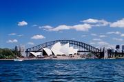 Chinese visitors drive record tourism growth in Australia 