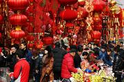 Chinese consumers spend more during Lunar New Year holiday 