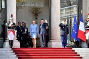 Macron sworn in as new French president 