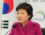 Ousted S.Korean president appears in court for 1st hearing 