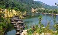 China sees tourism boom during May Day holiday