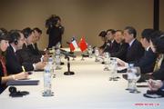 Chinese, Chilean FMs hold talks to deepen bilateral cooperation 