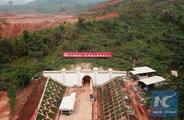 Chinese engineering firm breaks through 2nd tunnel along China-Laos railway