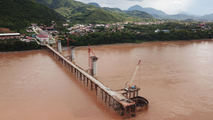 Chinese constructors complete foundation of cross-Mekong River super bridges