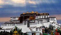 Lhasa uses favorable policies to boost commerce, investment
