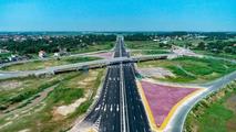 Cross-border highway linking China and Vietnam concludes trial run