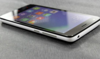 China's mobile phone shipments edge up 0.9 pct in October 