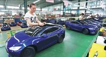  Premier urges support for real economy 