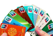China's bank-card consumer confidence edges down