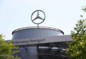 Mercedes-Benz sales slump, deliveries to China pick up 