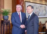 Senior Chinese official calls for healthy development of China-Britain ties
