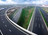 China's investment in highways, waterways up 4.3 pct in Jan-April