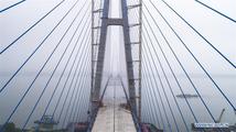 Construction completed on widest bridge over the Yangtze