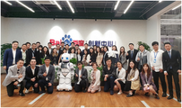 Thai youth entrepreneur group visits Baidu innovation center to discuss AI cooperation