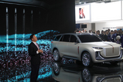 China's new Hongqi cars shine at int'l motor show