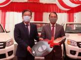 China provides mine-clearance equipment, vehicles for Cambodia 