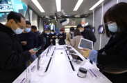 China's mobile phone shipments reach 282 mln units in Jan.-Oct. 