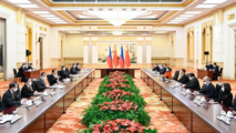 Chinese premier meets Philippine president in Beijing
