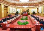 Chinese premier holds talks with Mongolian PM