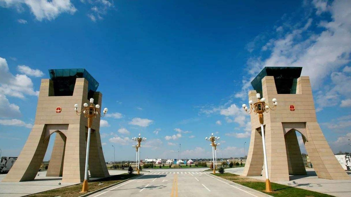 NW. China's Horgos pass sees robust freight train volume in Jan.-Aug.
