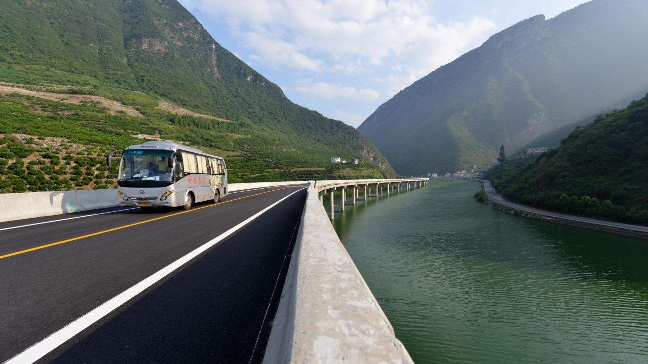 China to connect all townships, villages with paved roads by end-2019