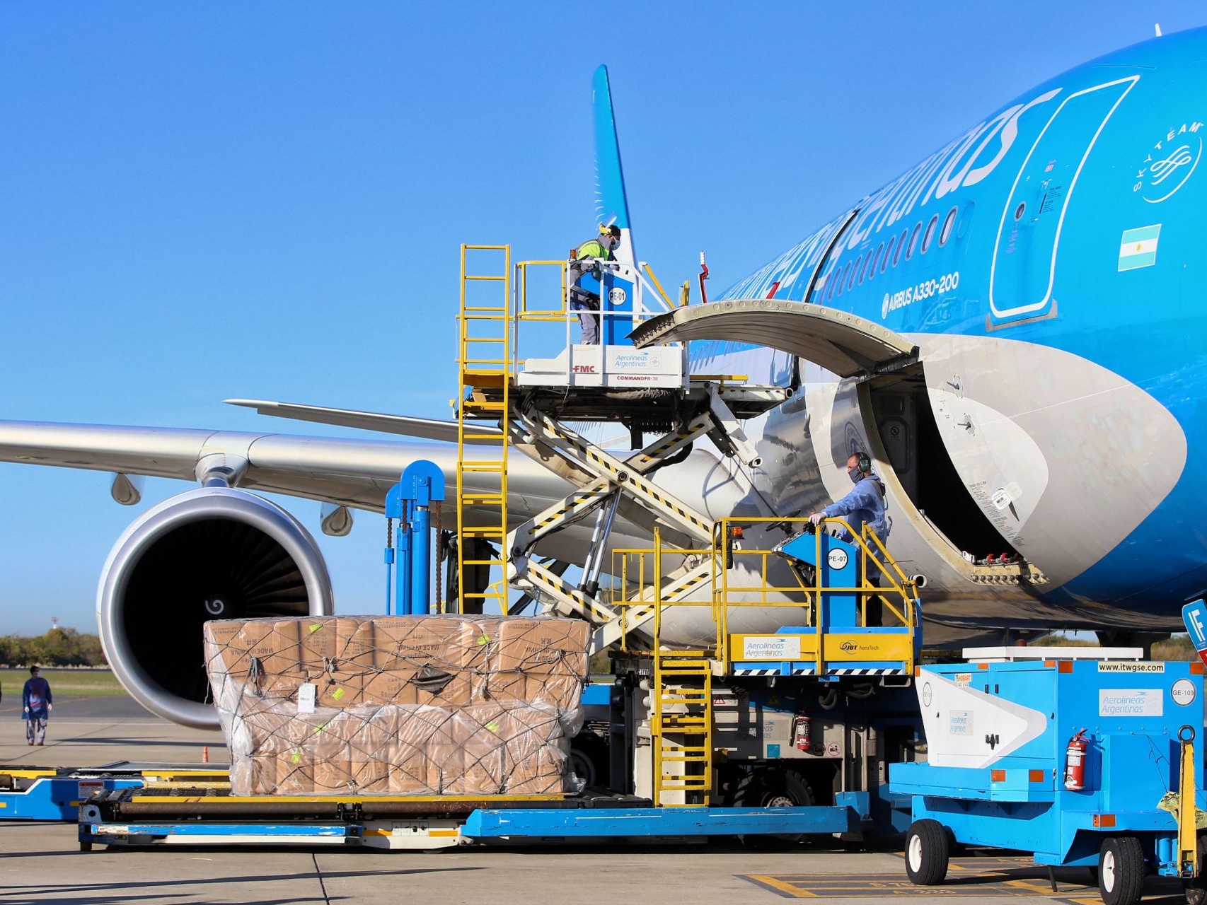 More Chinese medical supplies arrive in Argentina amid pandemic