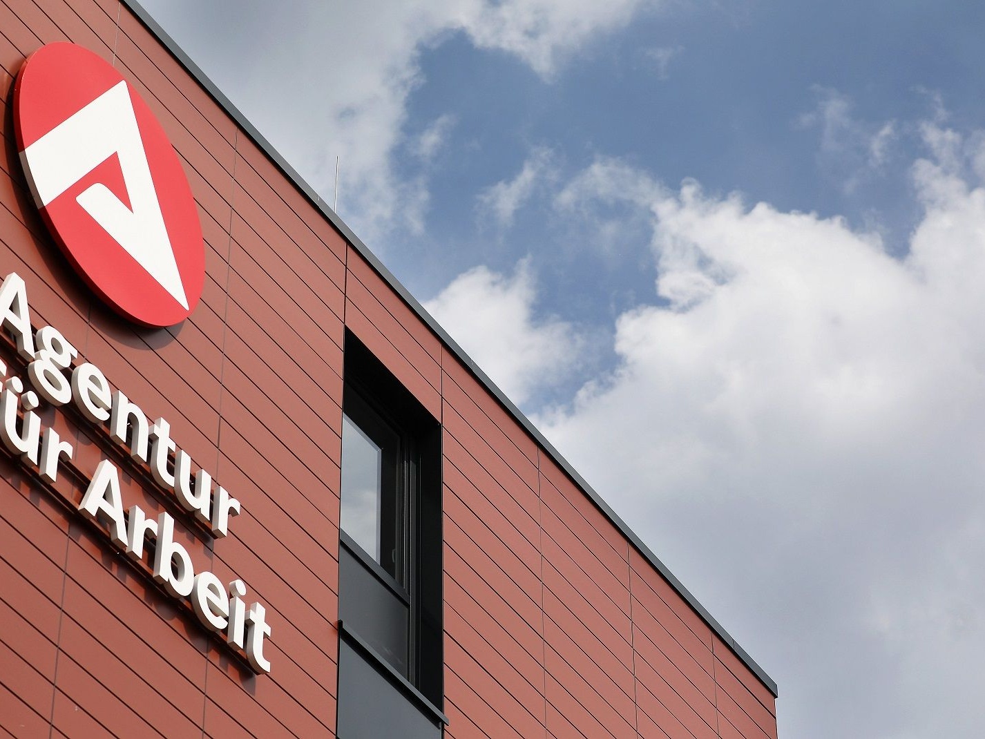 43 percent of German firms operating abroad cut jobs in pandemic  