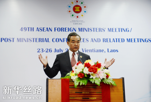 7月25日，中国外交部长王毅在老挝万象出席中国－东盟外长会后举行中外媒体吹风会