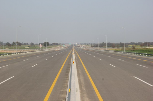 资料图：已建成的巴基斯坦Ｍ４高速公路一段