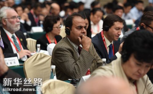 9月6日拍摄的“丝绸之路工商领导人（西安）峰会·丝绸之路国际总商会合作发展大会”开幕式现场　记者刘潇摄