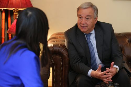 图为11月29日，候任联合国秘书长古特雷斯在北京接受新华社记者专访