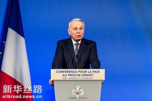 1月15日，法国外交部长艾罗主持在法国巴黎举行的中东和平会议 新华社发（蒂耶里·马赫摄）