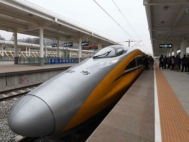 记者提前感受宝兰客专高铁的"飞速"——新型检测车75分钟抵达天水