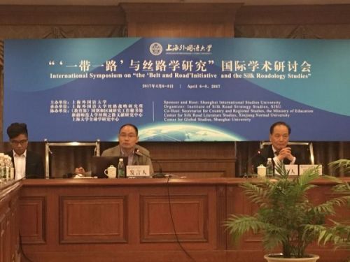 新华社经济研究中心副研究员甘峰7日在“‘一带一路’与丝路学研究”国际学术研讨会上分享新华社在打造“信息丝路”方面的实践。