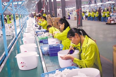 湛江作为中国电饭锅产业基地，电饭锅产量占全国七成