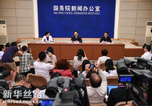 6月16日，国务院新闻办公室在北京举行国务院政策例行吹风会 记者李贺摄