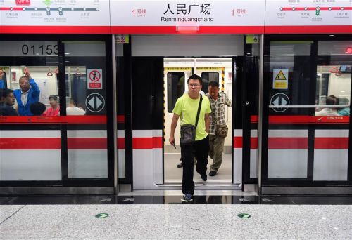 (经济)(1)长春步入地铁时代