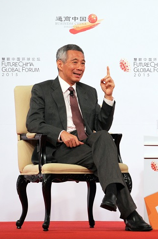 图为新加坡总理李显龙