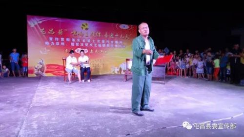 小品深受群众喜爱。