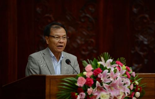 老挝新闻文化旅游部副部长沙湾空代表论坛老挝主办方在发布会上致辞。