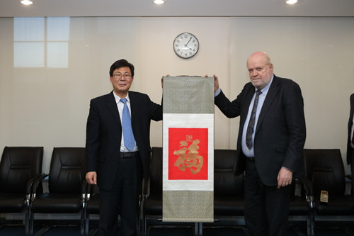 葛巨众副巡视员会见芬兰赫尔辛基教育代表团