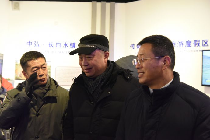 刘国中省长巡馆