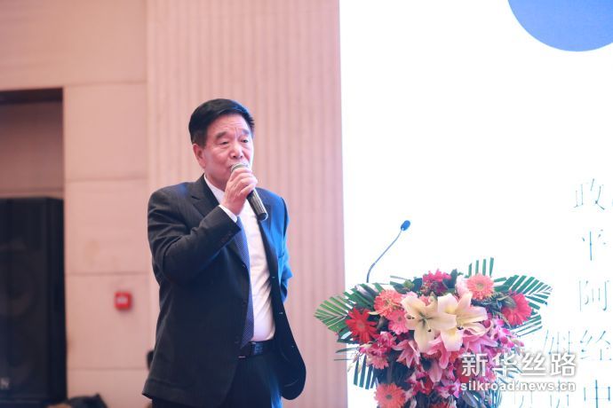 图为宁夏回族自治区政协原副主席谢孟林在推介会演讲。新华社记者周懿摄