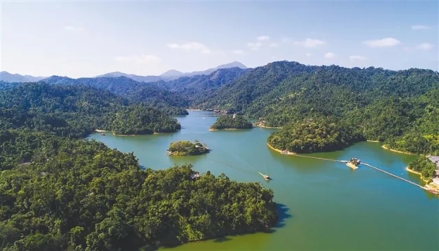 位于保亭黎族苗族自治县的神玉岛文化旅游度假区气候宜人，美景如画    王凯 摄.webp