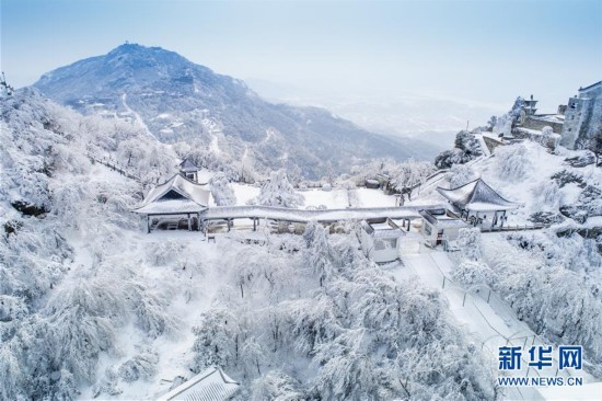 雪后初霁木兰山2