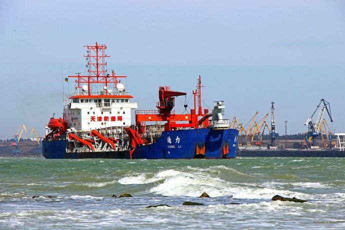 中国公司提前完成乌克兰南方港疏浚项目