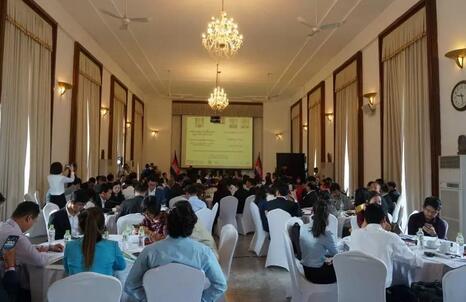柬埔寨商务与投资论坛在金边举行3