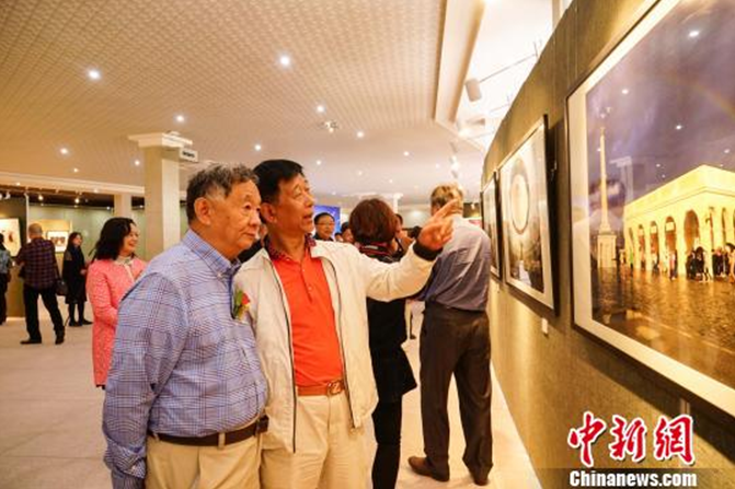 “一带一路”旅游文化摄影作品展在广西桂林举行1