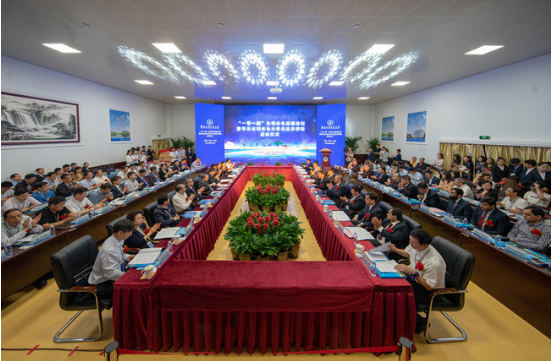 中俄高校共建乌拉尔学院揭牌 打造河南“一带一路”教育合作名片