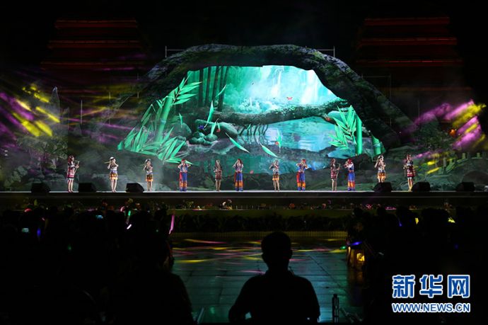 器乐演奏《竹木传情》。新华网 黎多江 摄